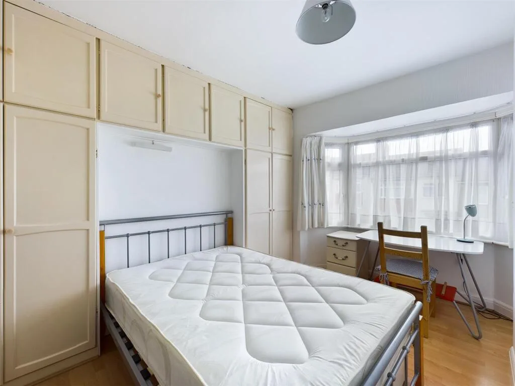 6 bedroom terraced house for rent