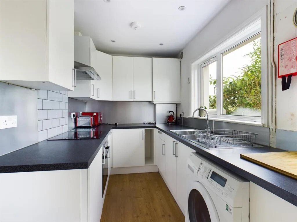 6 bedroom terraced house for rent