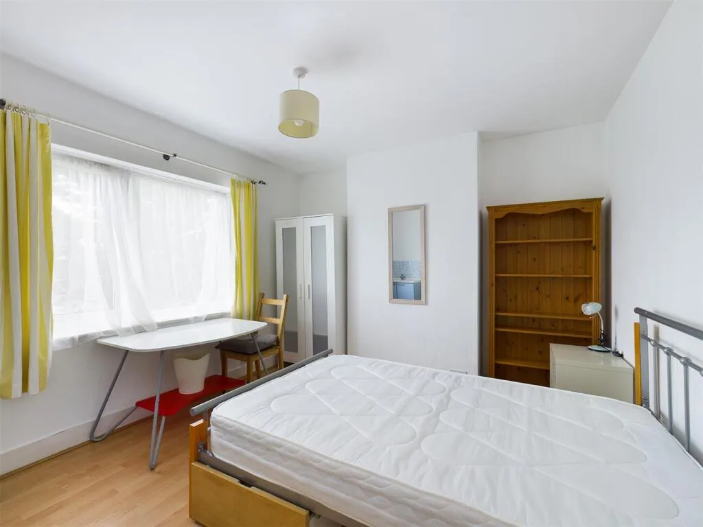 6 bedroom terraced house for rent