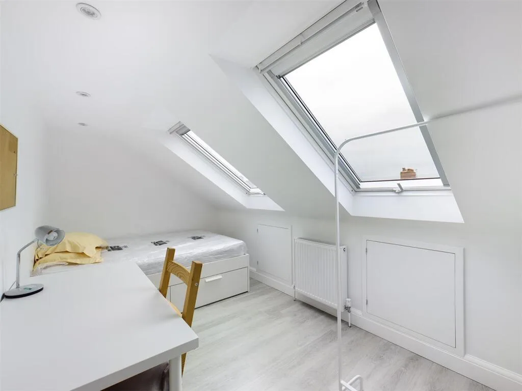 6 bedroom terraced house for rent