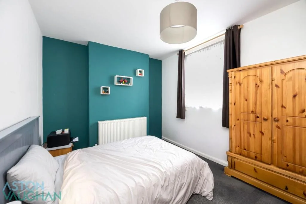 5 bedroom terraced house for rent