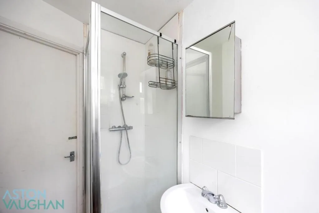 5 bedroom terraced house for rent