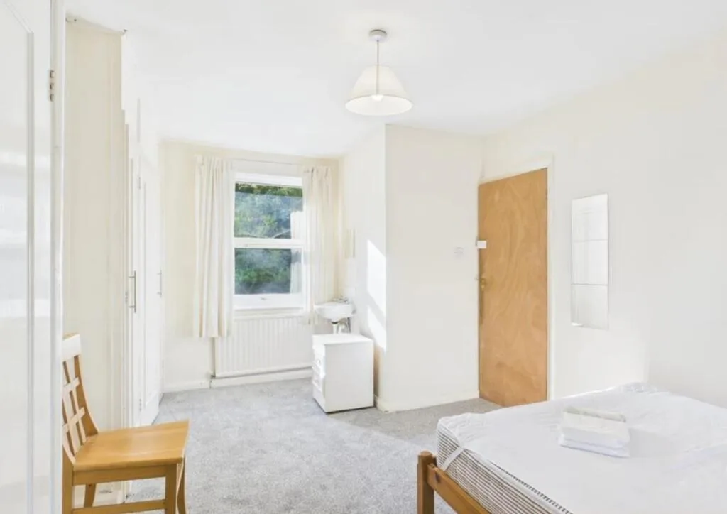 5 bedroom house for rent