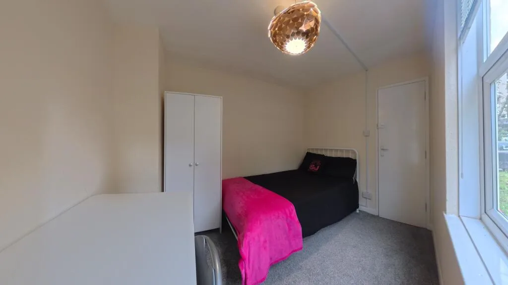 5 bedroom house for rent