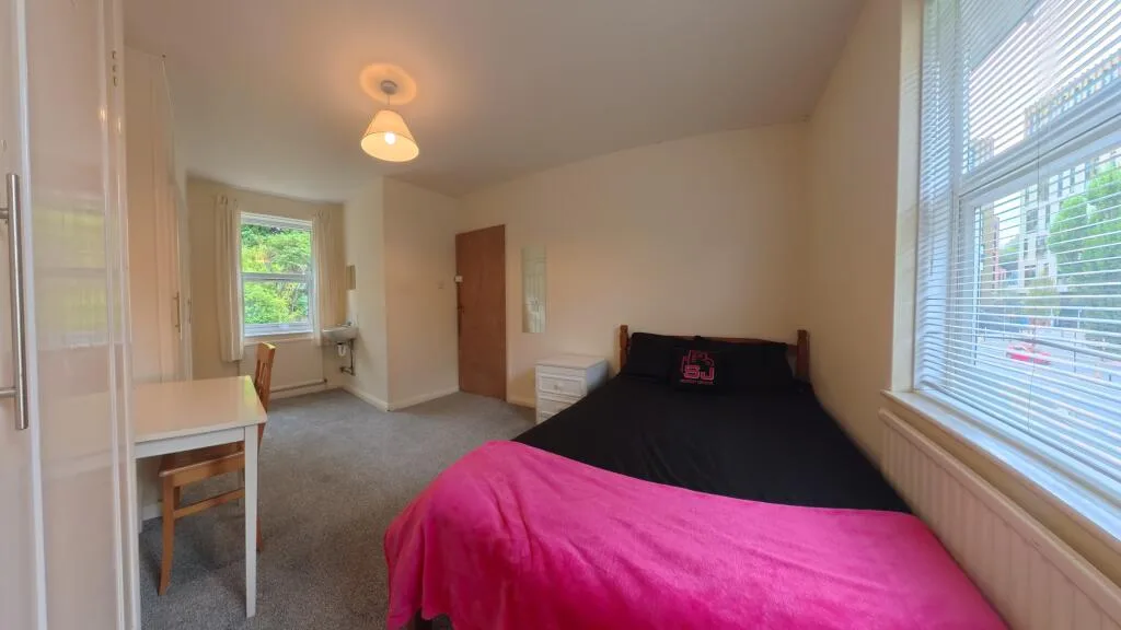5 bedroom house for rent
