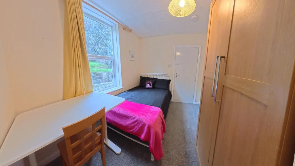 5 bedroom house for rent
