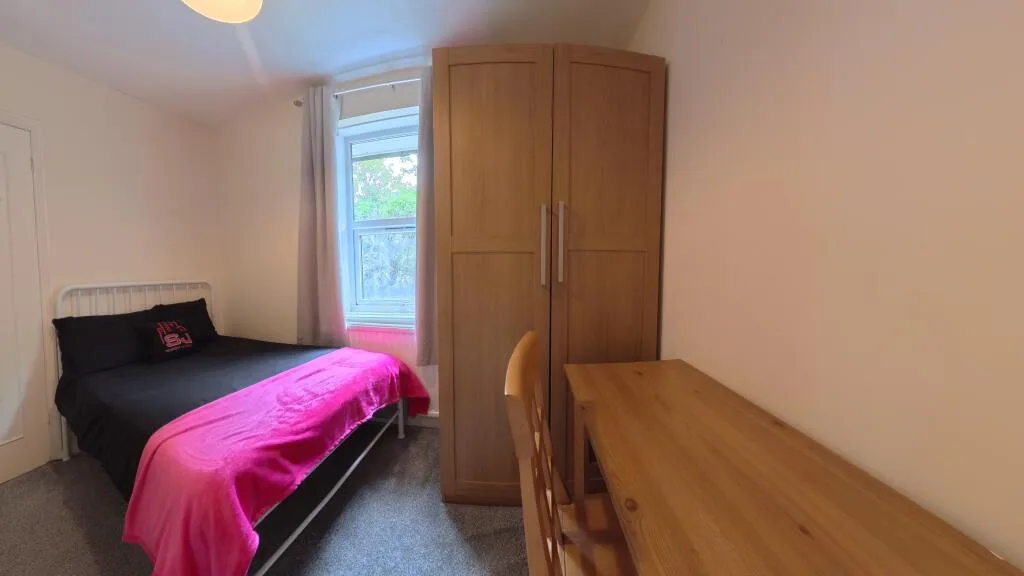 5 bedroom house for rent