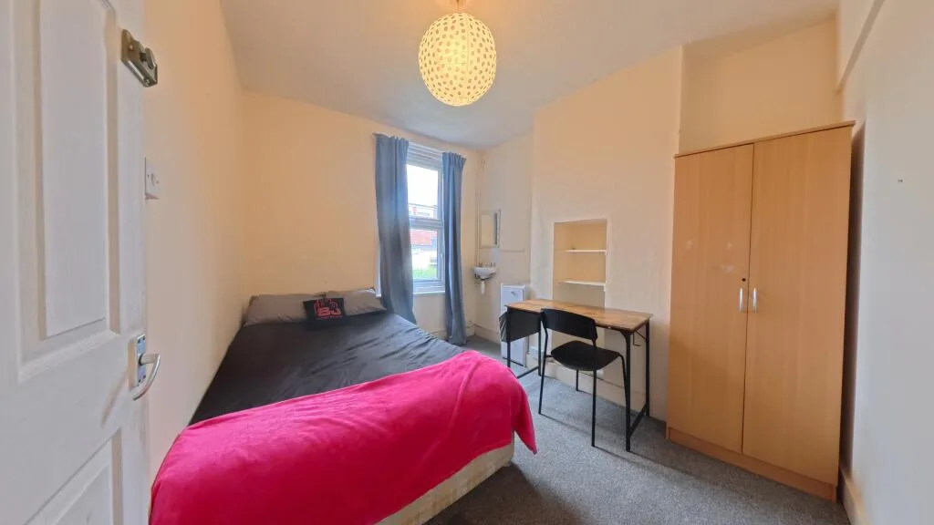 5 bedroom house for rent