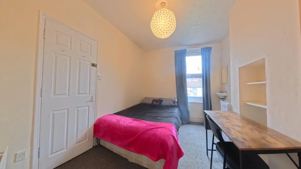 5 bedroom house for rent