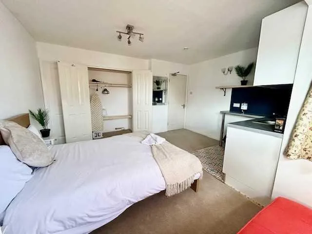 Studio flat for rent