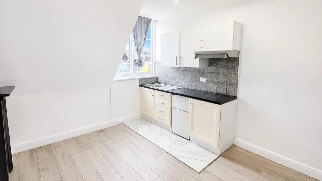 Studio flat for rent