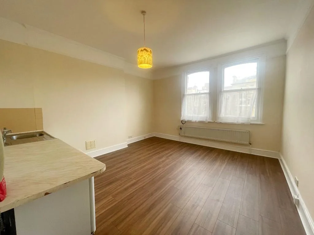 Studio flat for rent