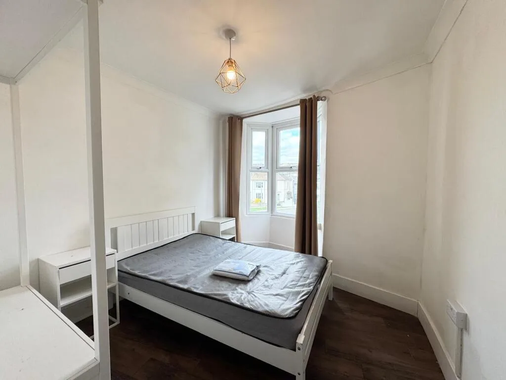 5 bedroom flat for rent