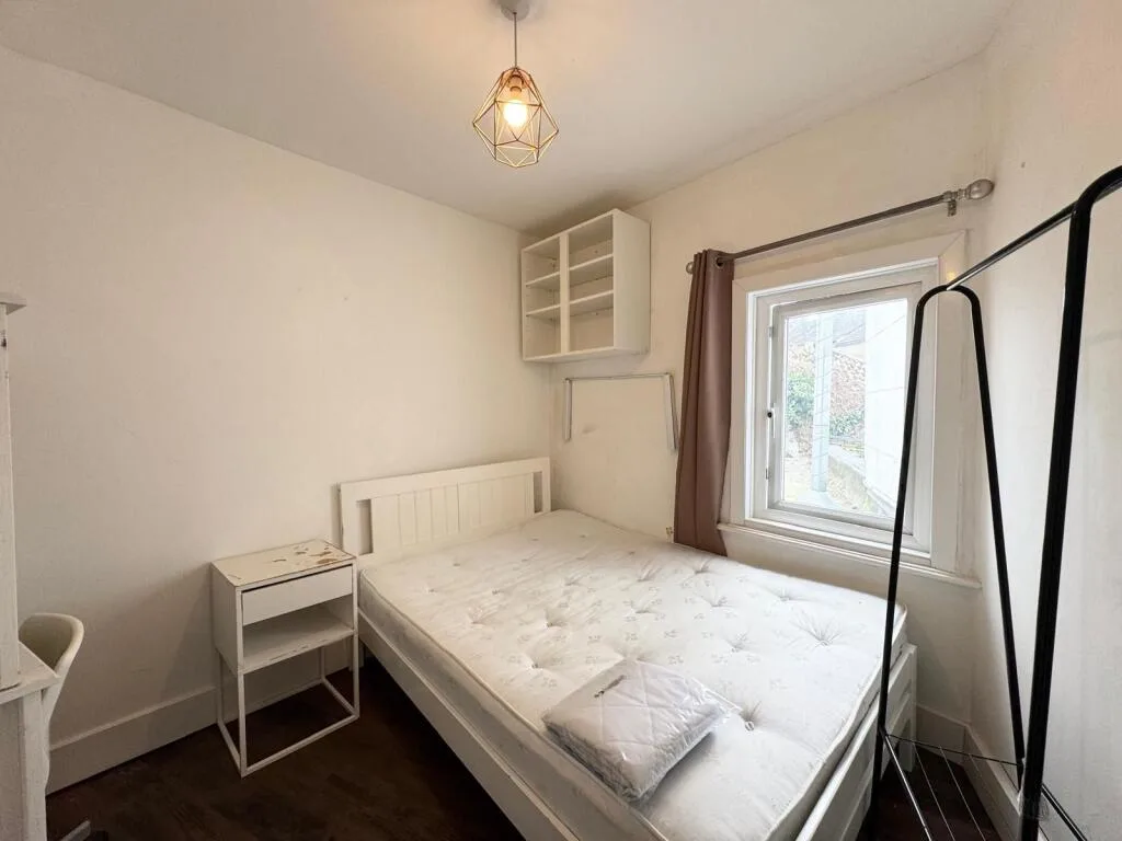 5 bedroom flat for rent
