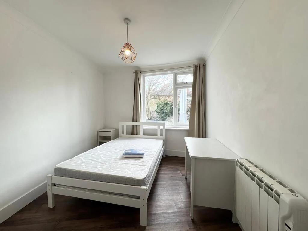 5 bedroom flat for rent