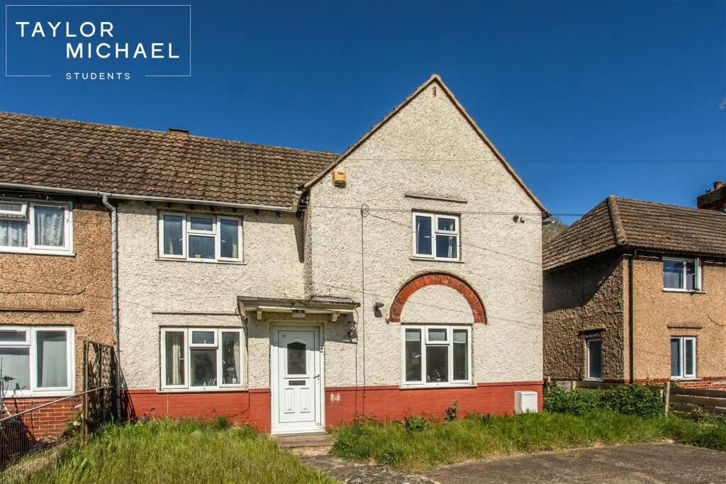 6 bedroom semi-detached house for rent