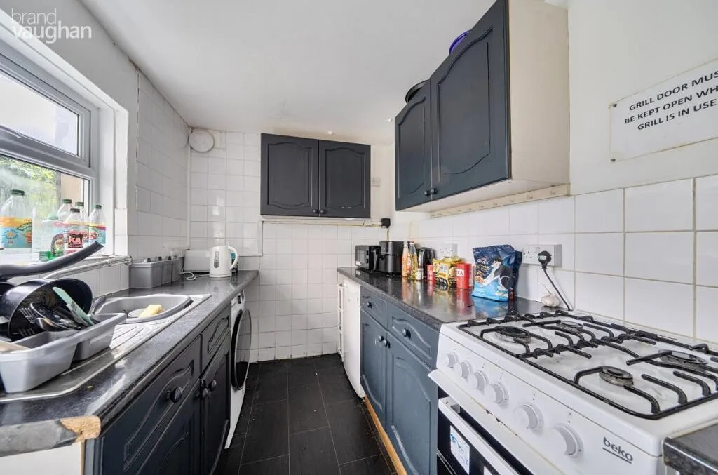 5 bedroom terraced house for rent