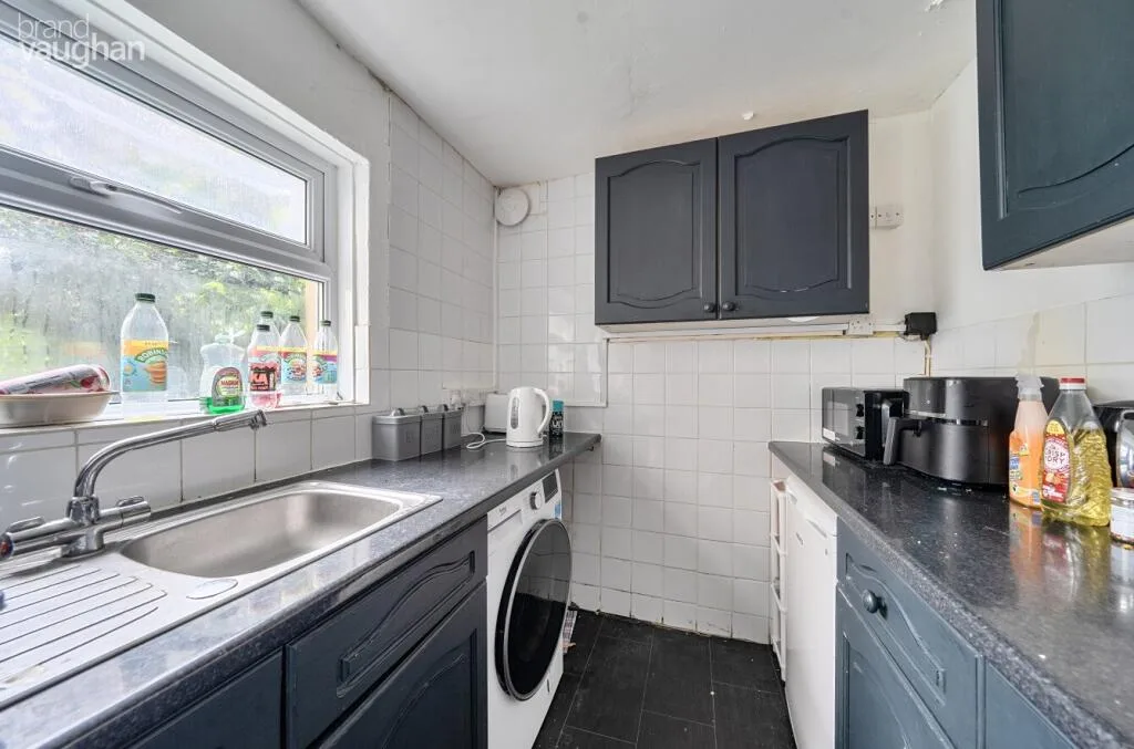 5 bedroom terraced house for rent