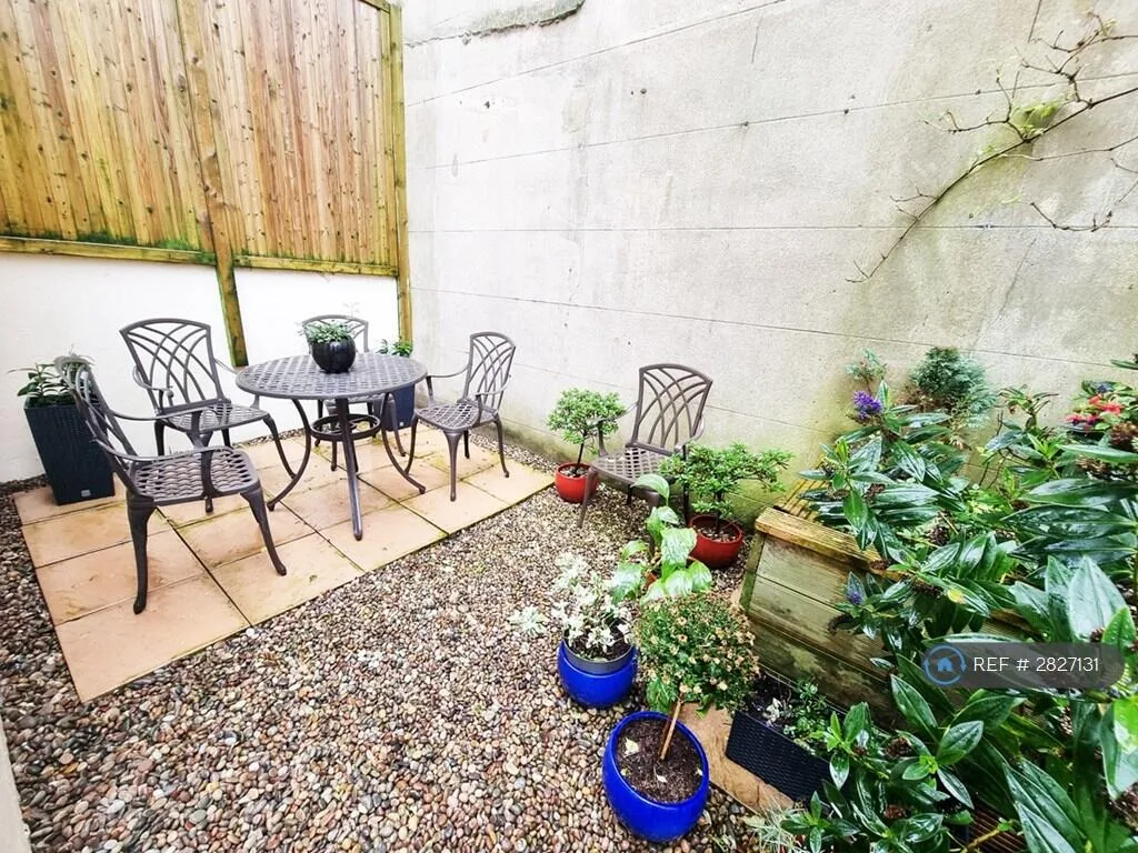 1 bedroom house share for rent