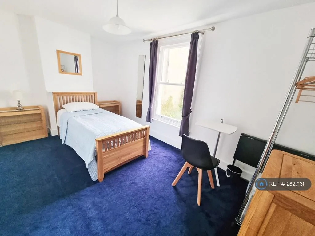 1 bedroom house share for rent