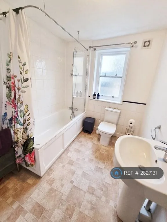 1 bedroom house share for rent