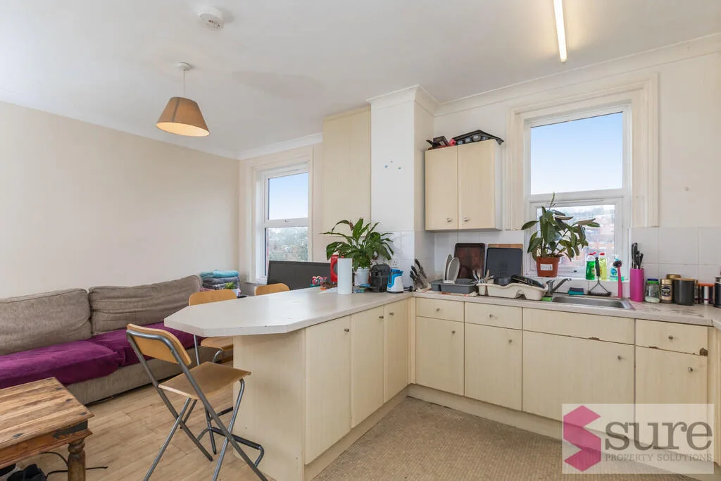 5 bedroom terraced house for rent