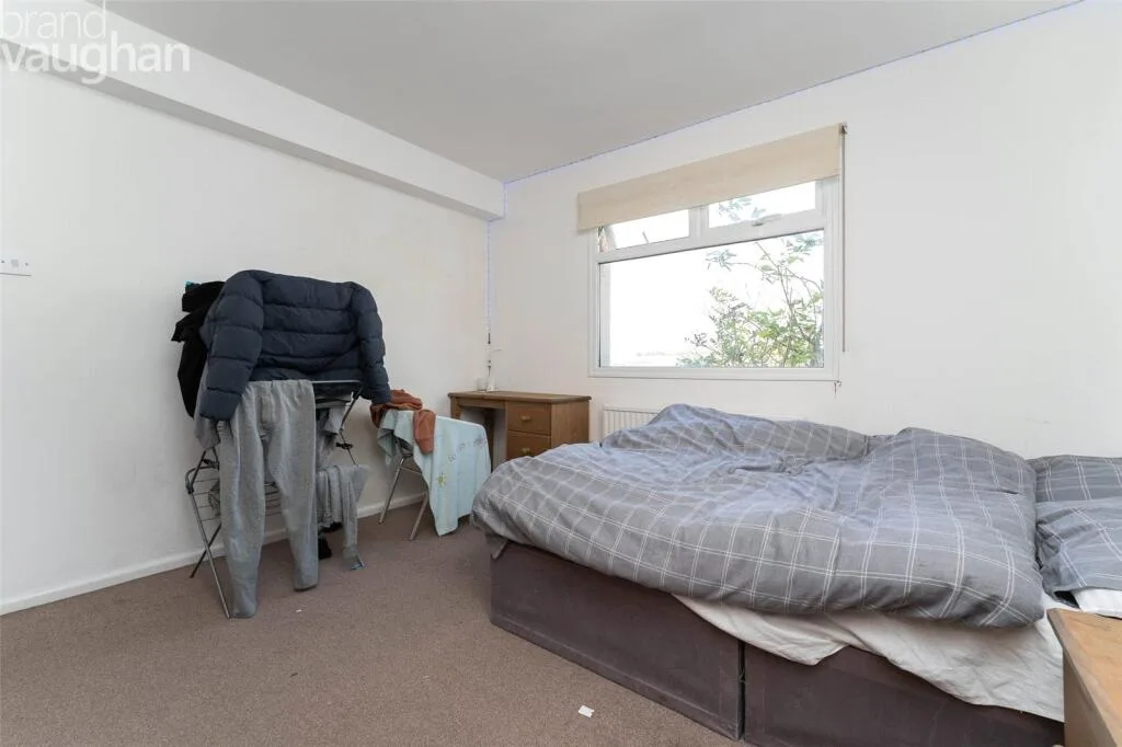 5 bedroom semi-detached house for rent
