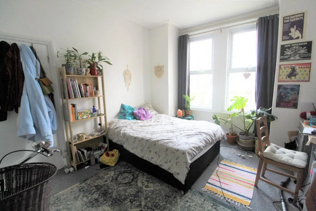 5 bedroom terraced house for rent