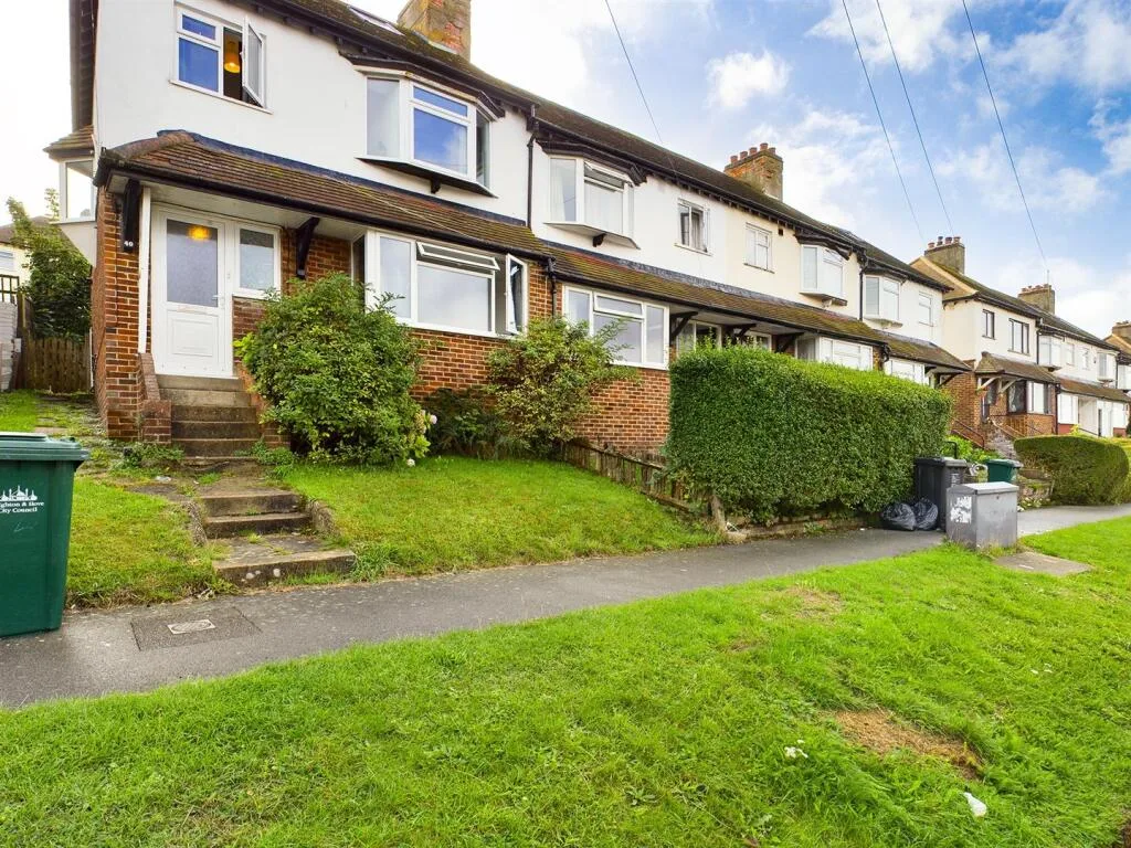 6 bedroom semi-detached house for rent