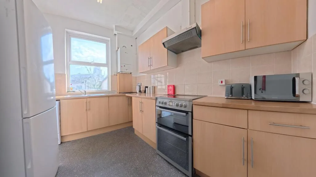 5 bedroom terraced house for rent