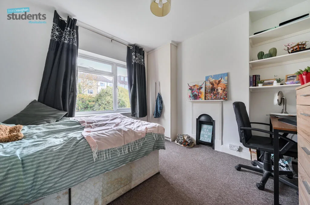 6 bedroom end of terrace house for rent
