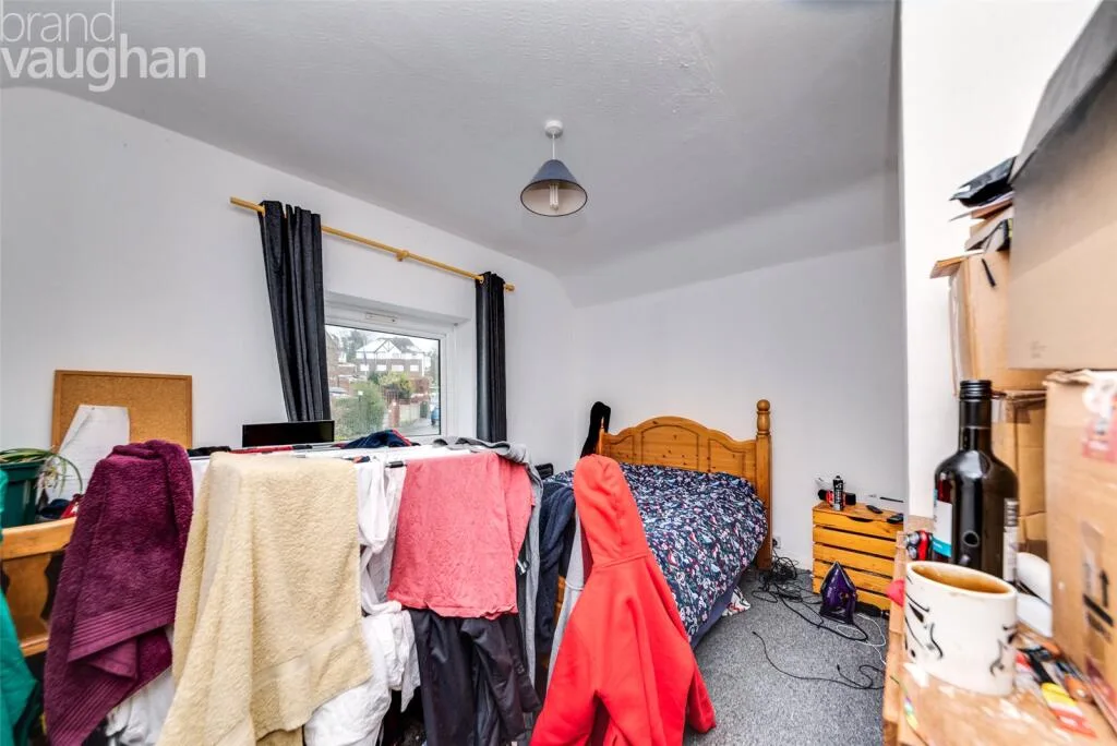 5 bedroom semi-detached house for rent