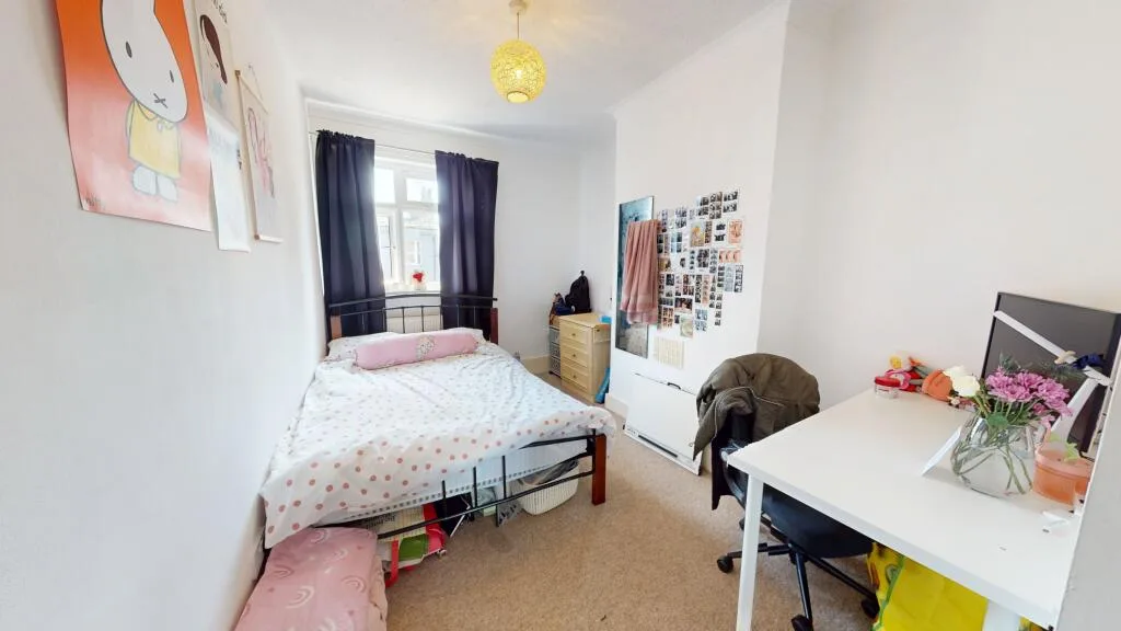 6 bedroom terraced house for rent