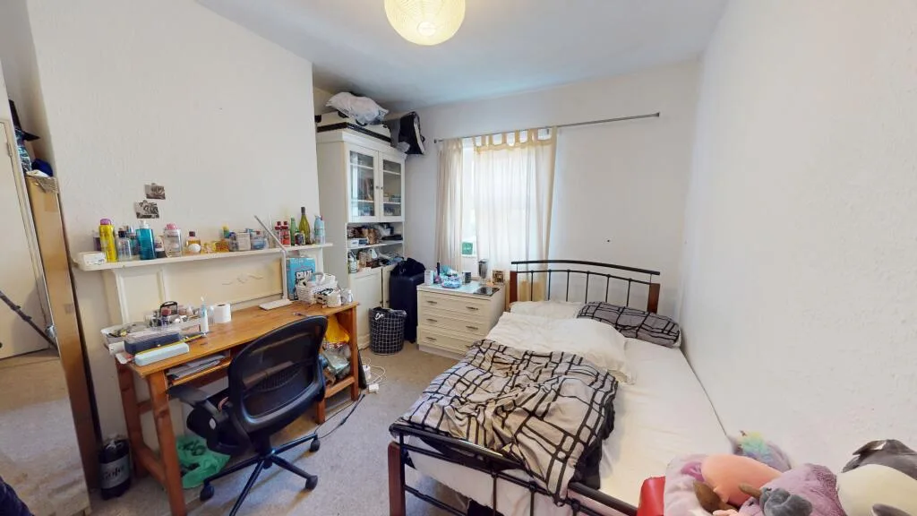 6 bedroom terraced house for rent
