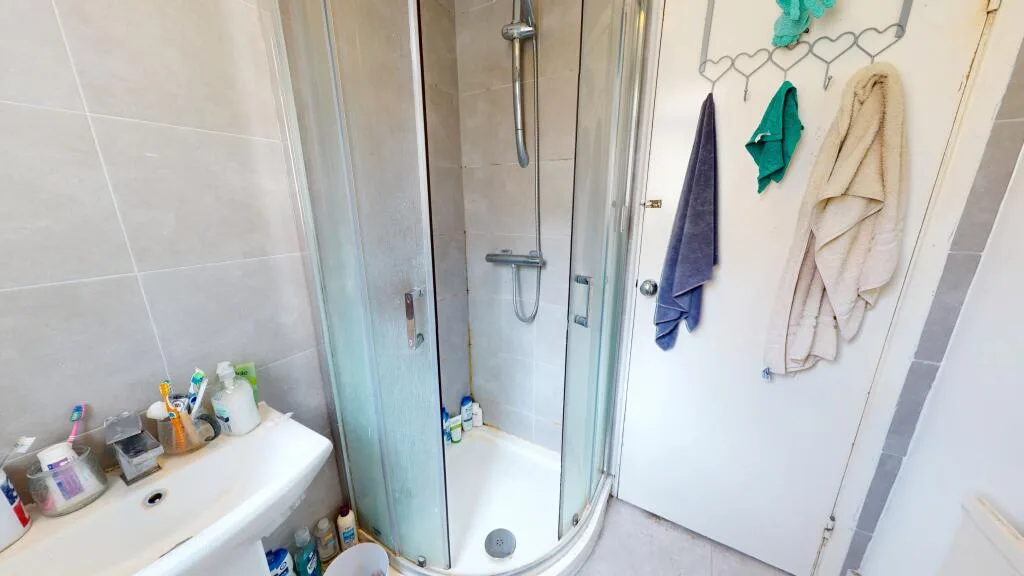 6 bedroom terraced house for rent