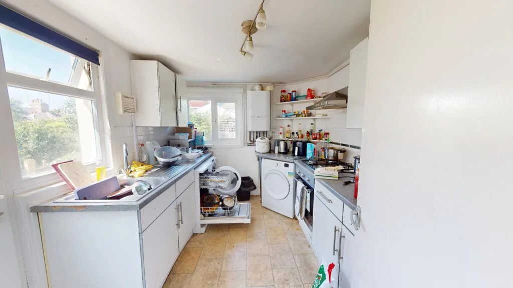 6 bedroom terraced house for rent