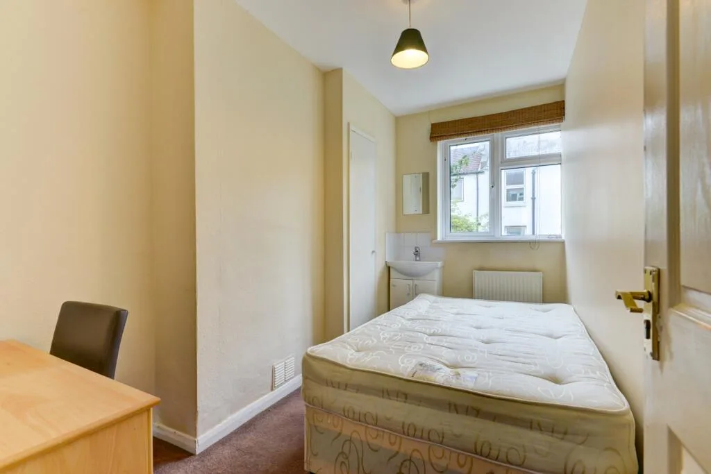 6 bedroom terraced house for rent