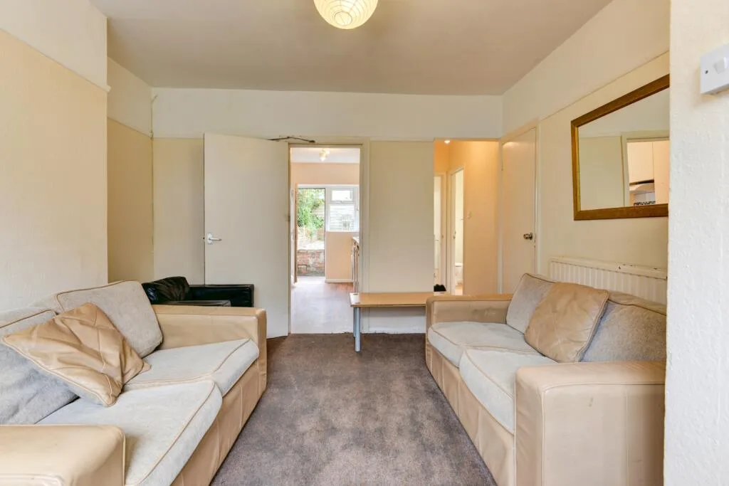 6 bedroom terraced house for rent