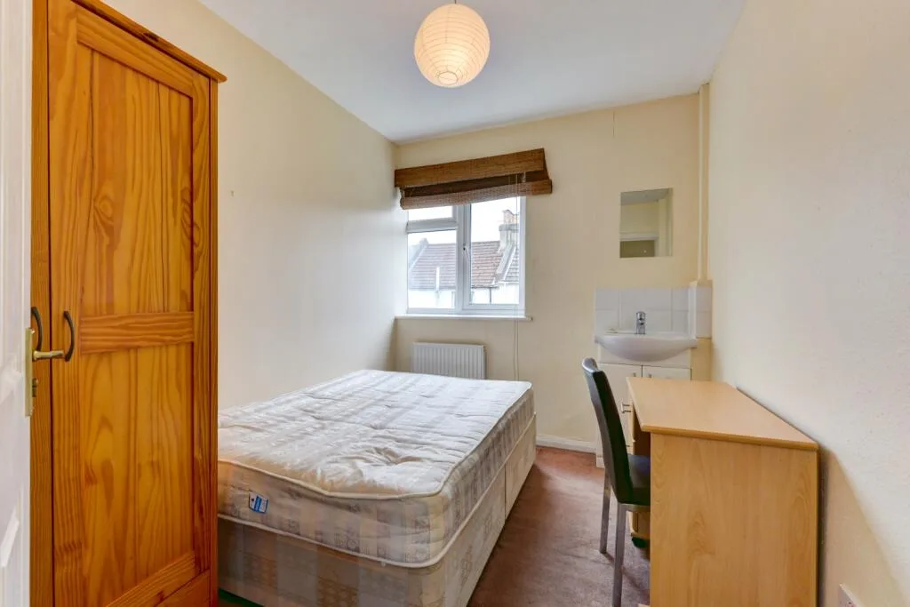 6 bedroom terraced house for rent
