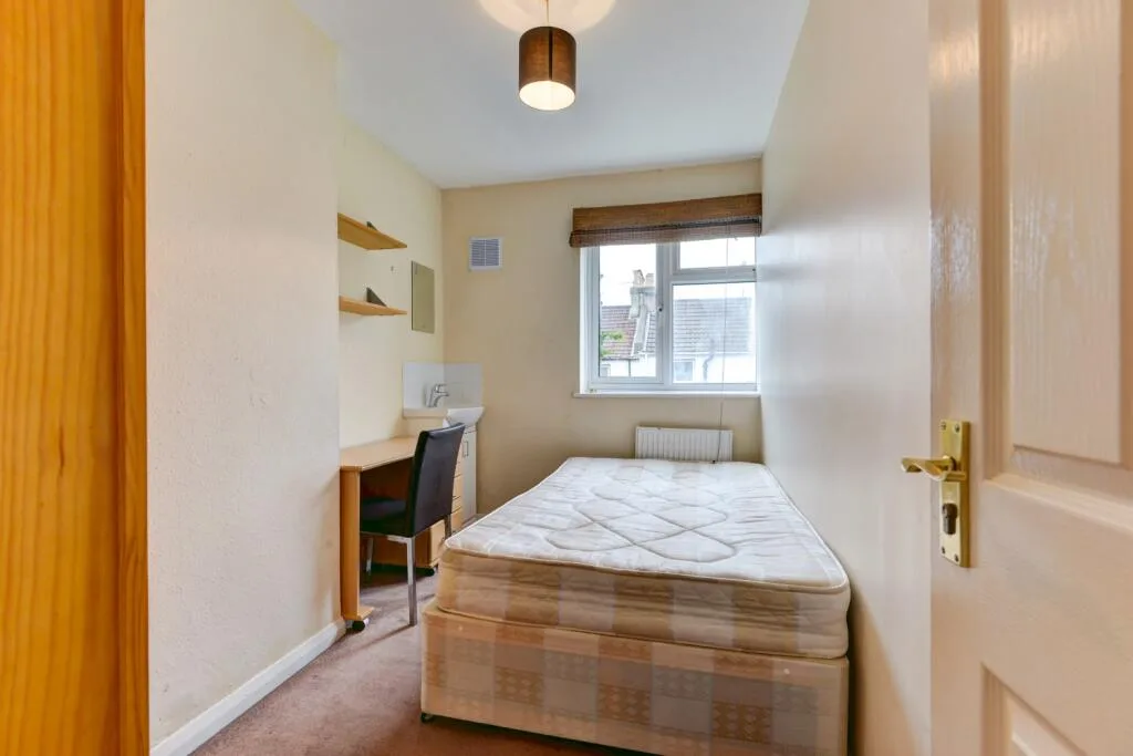 6 bedroom terraced house for rent