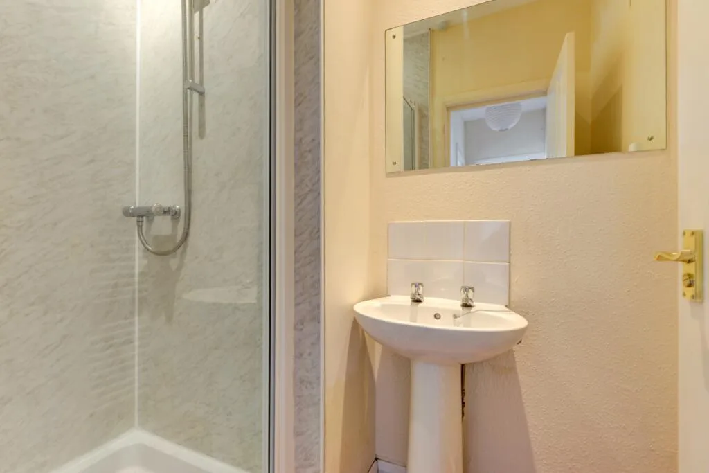6 bedroom terraced house for rent
