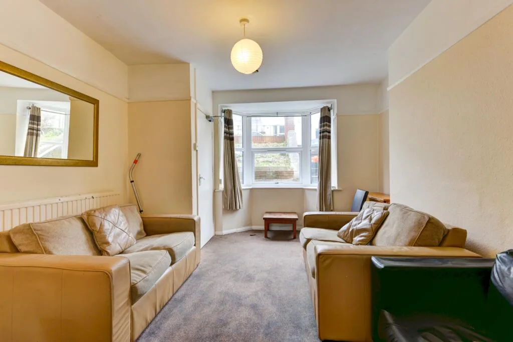 6 bedroom terraced house for rent
