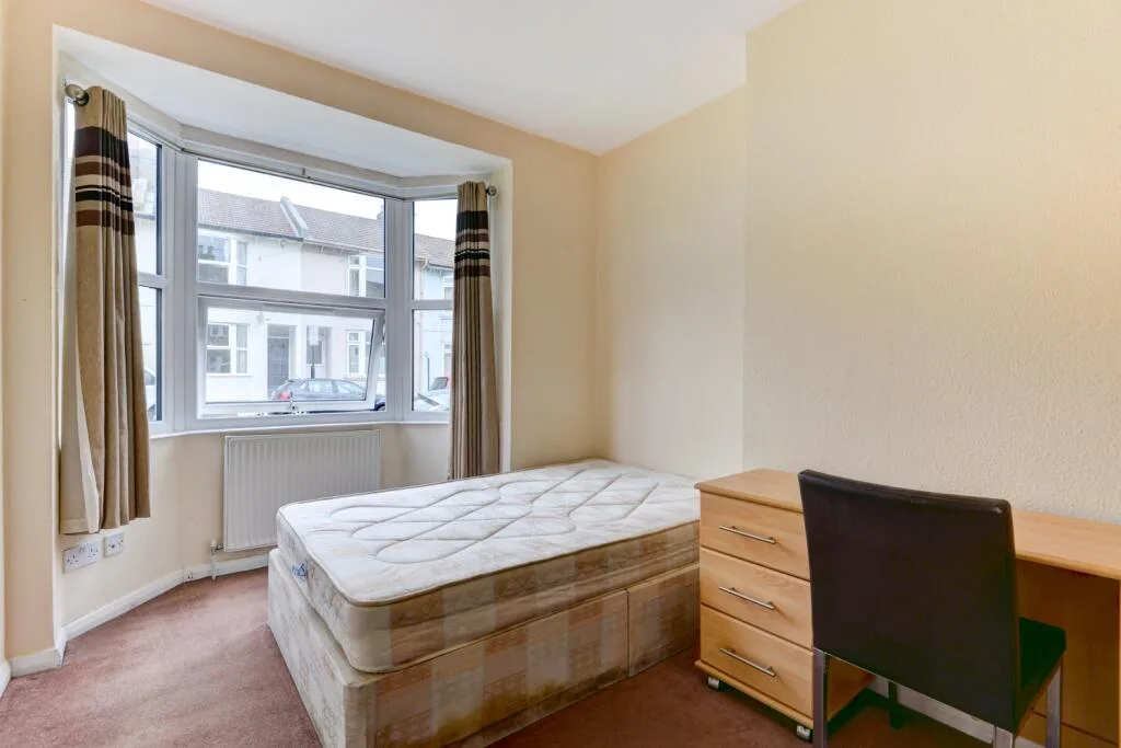 6 bedroom terraced house for rent