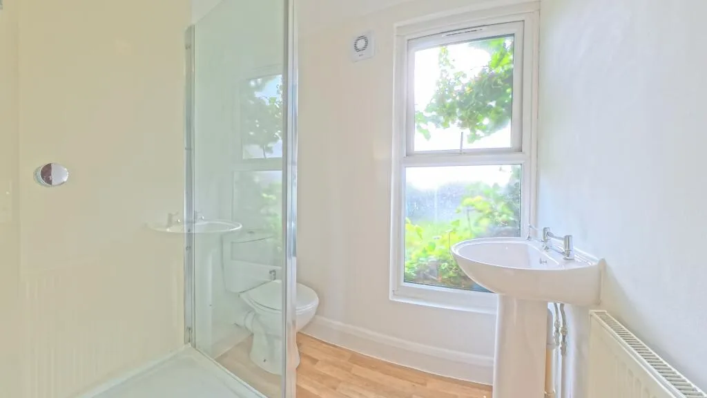 5 bedroom terraced house for rent