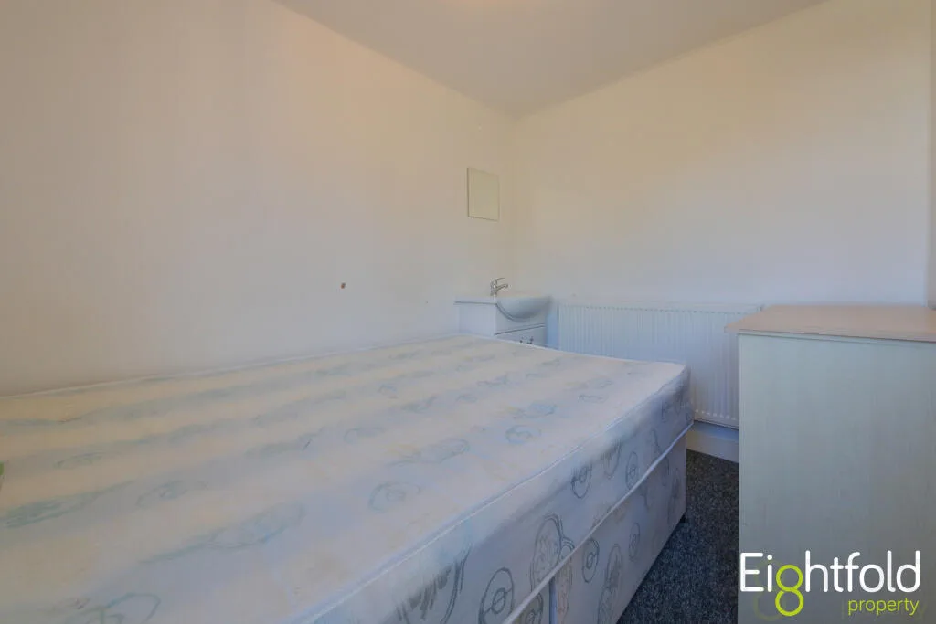 6 bedroom terraced house for rent