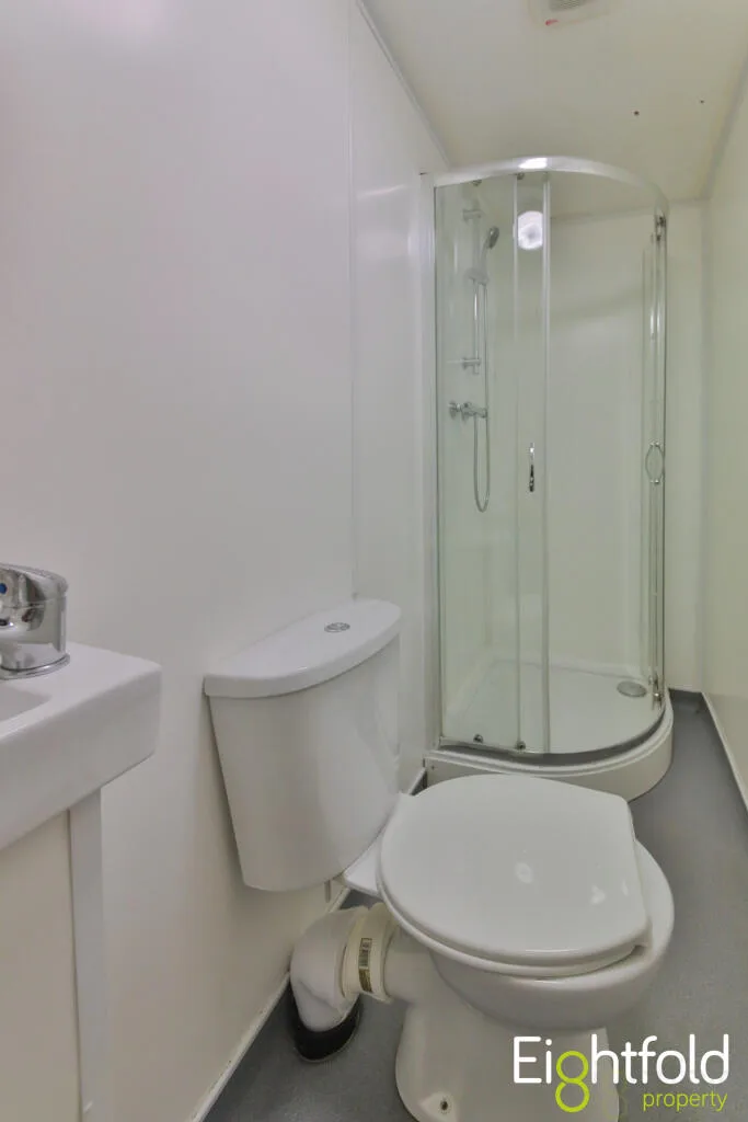 6 bedroom terraced house for rent