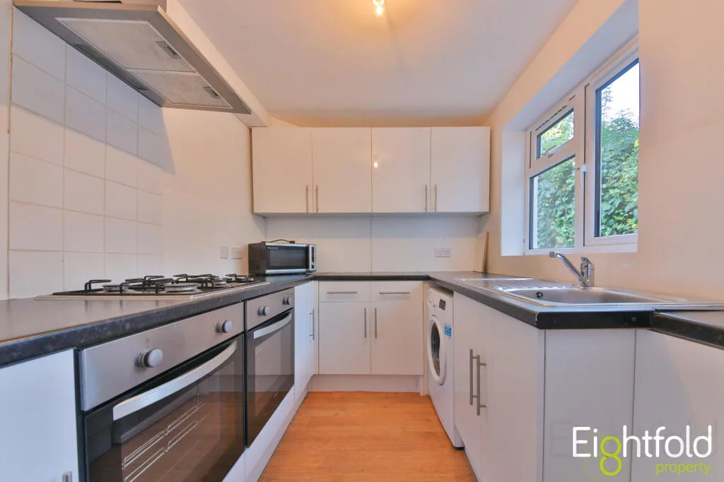 6 bedroom terraced house for rent