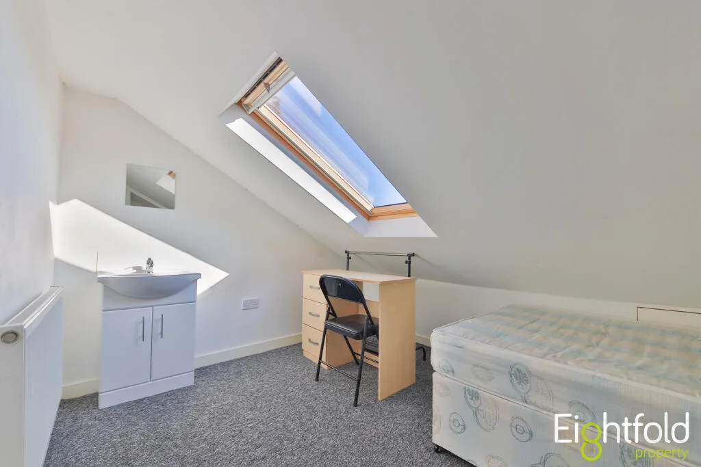 6 bedroom terraced house for rent