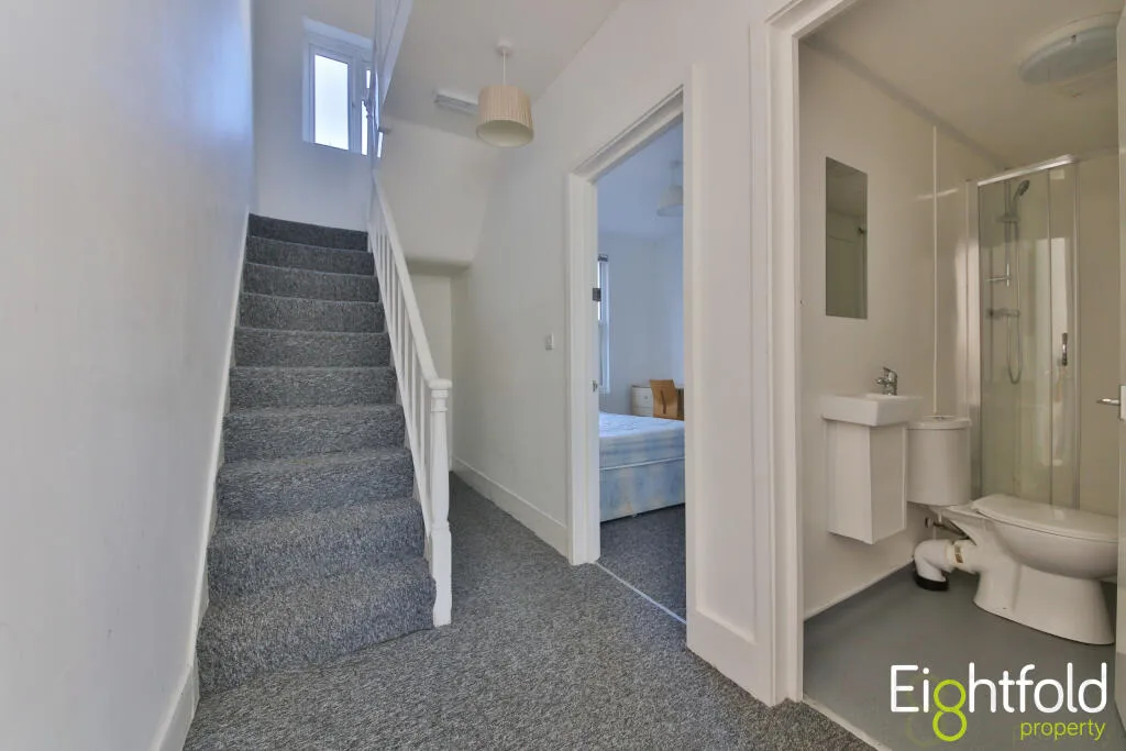 6 bedroom terraced house for rent