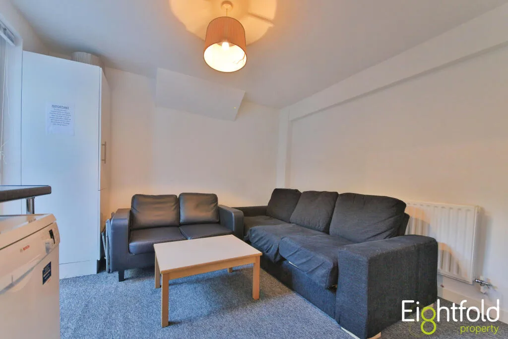 6 bedroom terraced house for rent